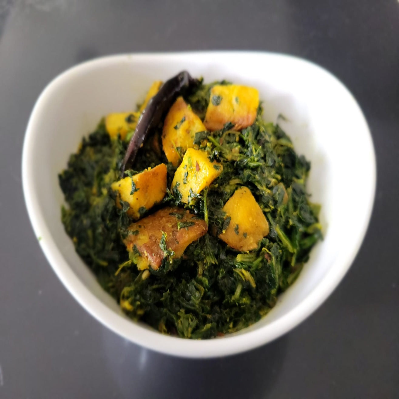 Aloo Palak ki Subzi (vegan)