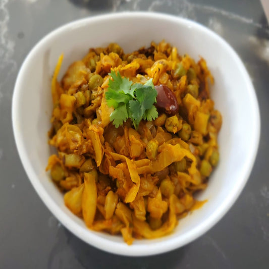 Cabbage with Peas (vegan)